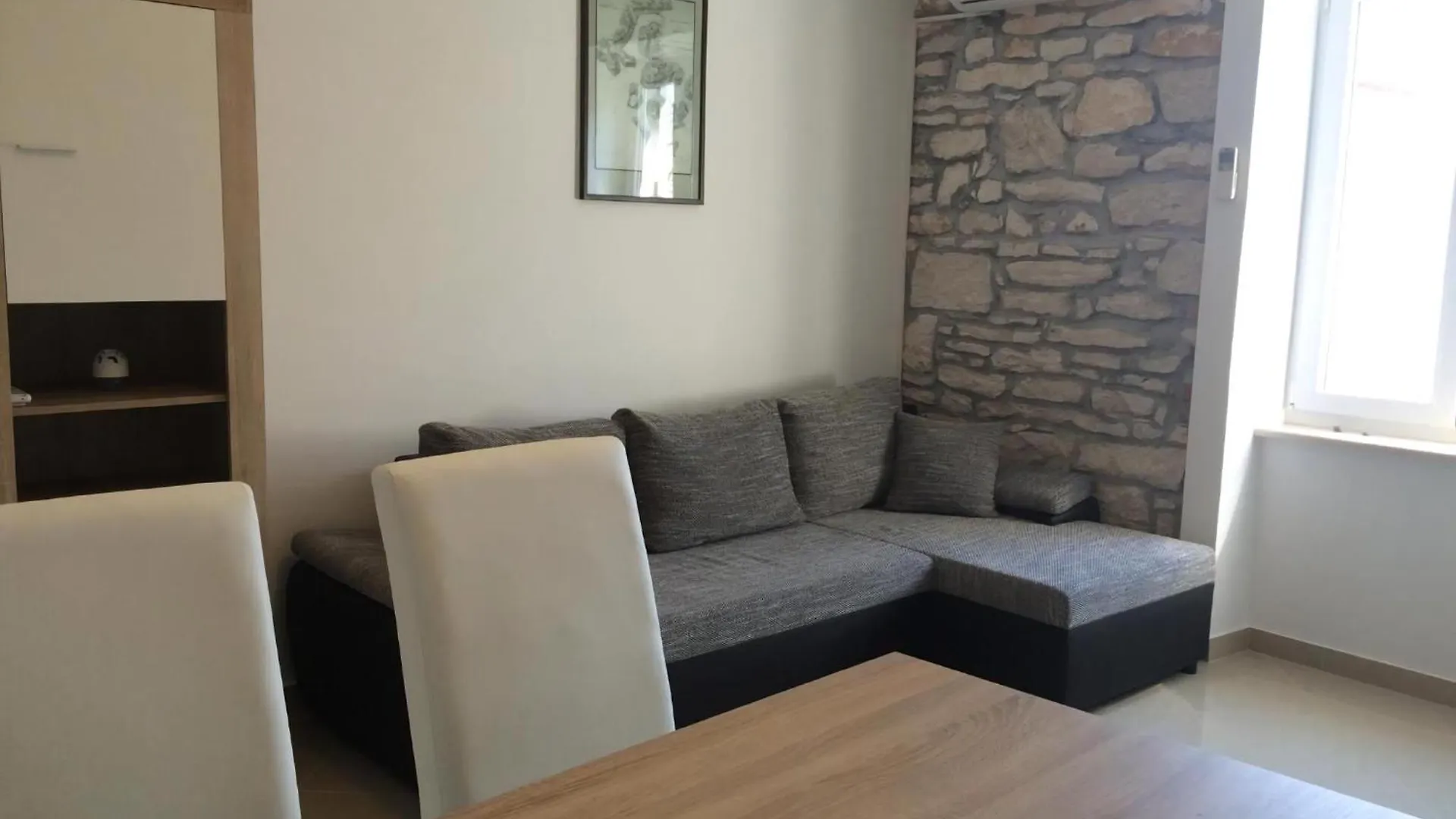 Apartment Ferienwohnung In Banjole Mit Terrasse Und Grill Croatia